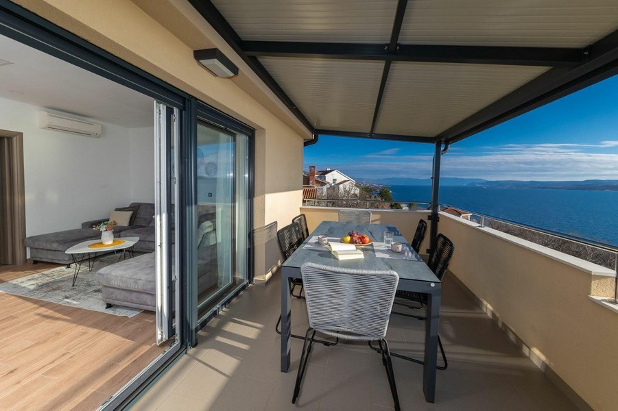 Terrasse avec vue mer