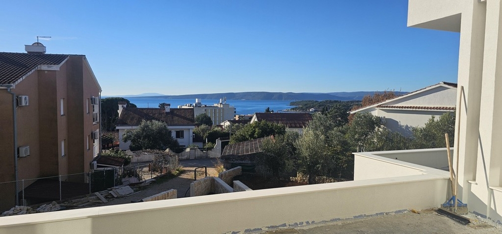 Vue mer panoramique depuis la terrasse sur Krk