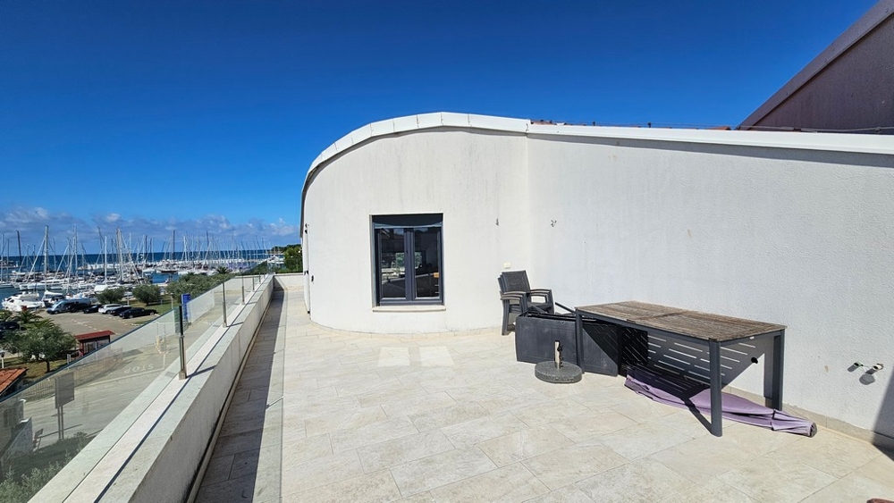 Toit-terrasse de l'appartement A3863 à Novigrad, Istrie.