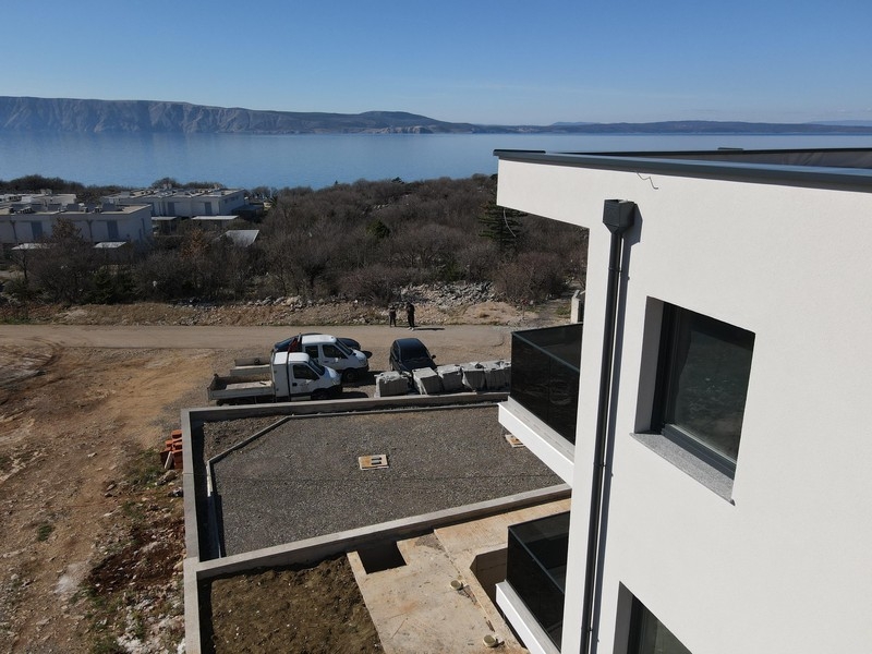 Vue mer du bien A3883, à vendre près de Novi Vinodolski en Croatie.