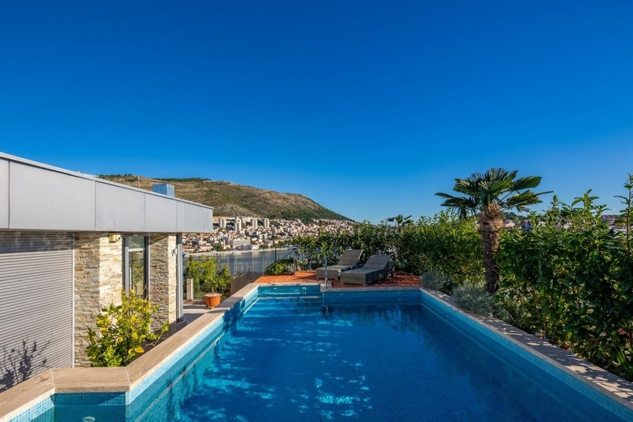 Terrasse panoramique avec vue sur la baie
