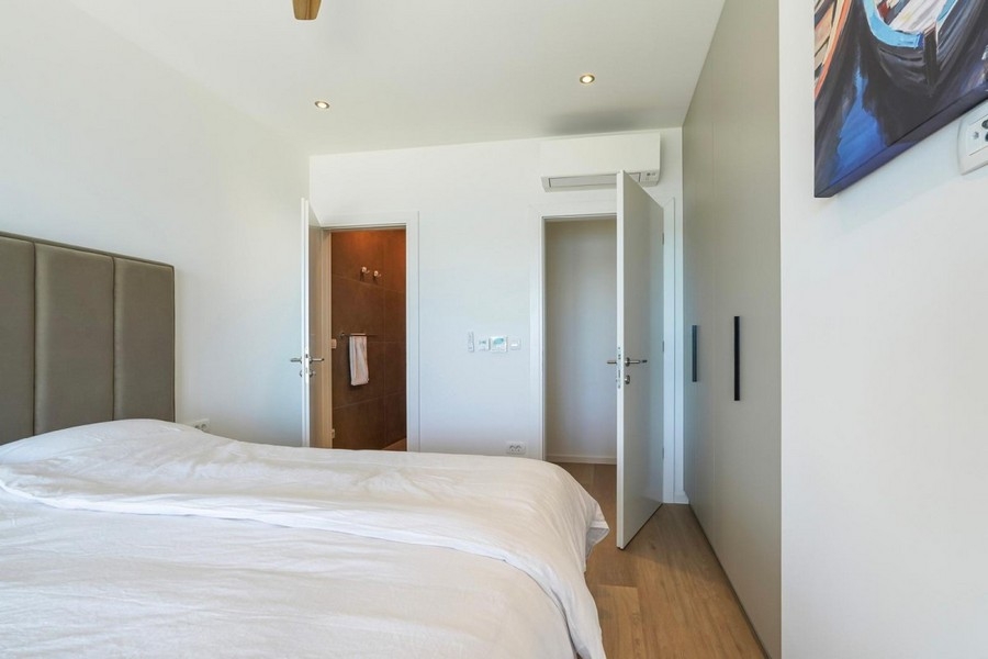 Chambre avec salle de bains privative et climatisation
