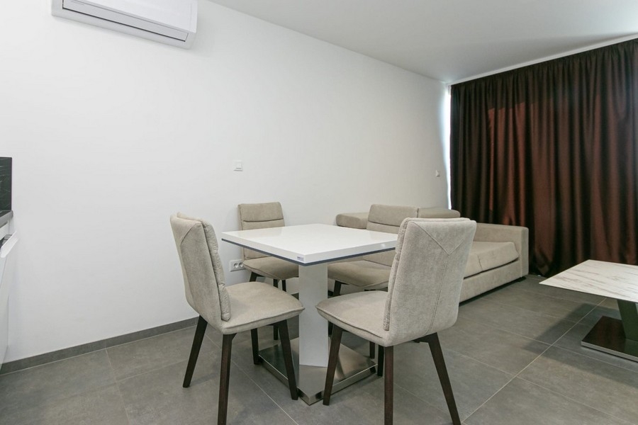 Coin repas climatisé de l'appartement A3908.