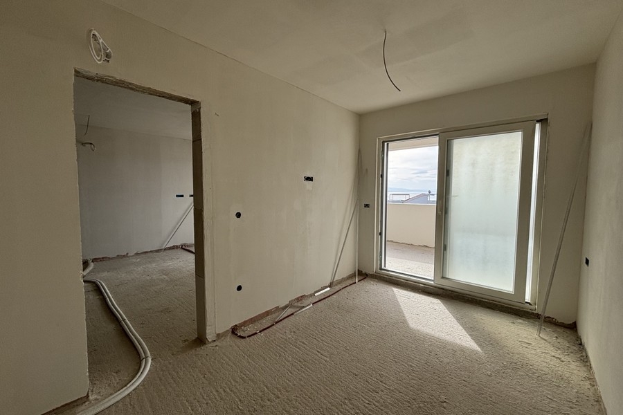 Chambre en gros œuvre avec ouverture de fenêtre