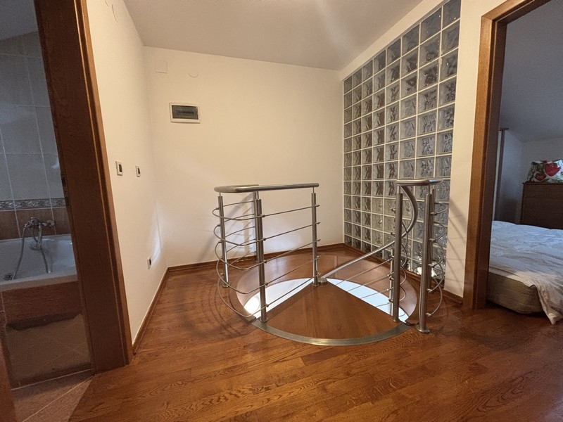 Espace galerie avec accès aux chambres