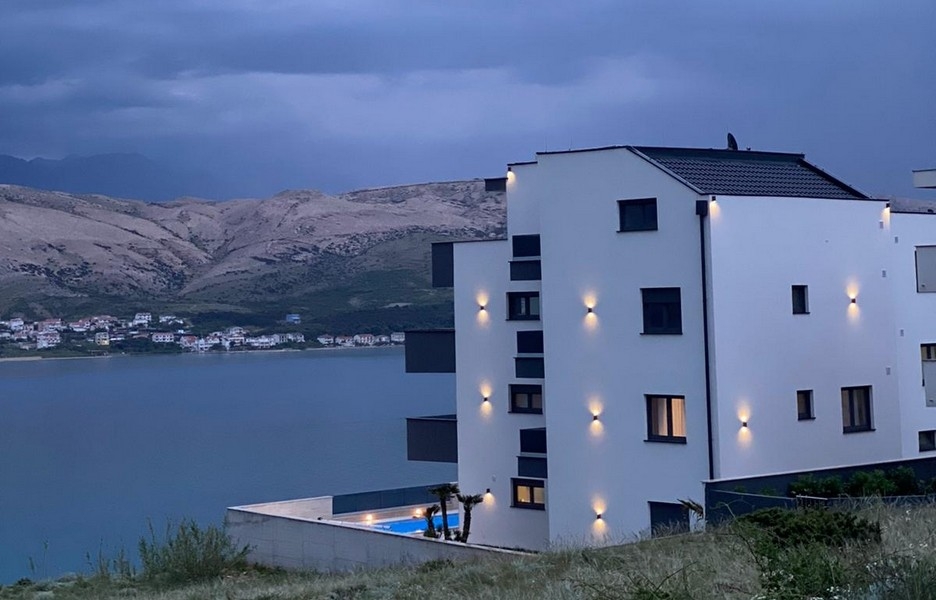 Appartement près de la mer dans un immeuble neuf près de la mer sur Pag, Croatie