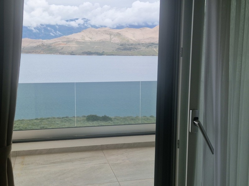 Vue sur la mer depuis le séjour.