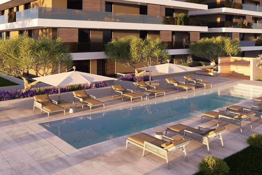 Piscine commune de la résidence d'appartements, Ciovo