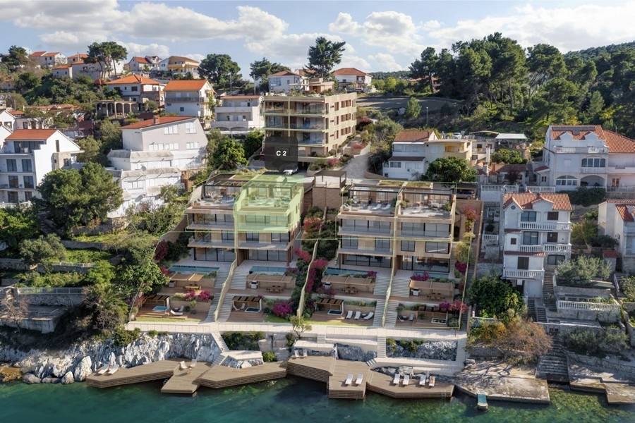 Résidence exclusive directement au bord de la mer sur Ciovo