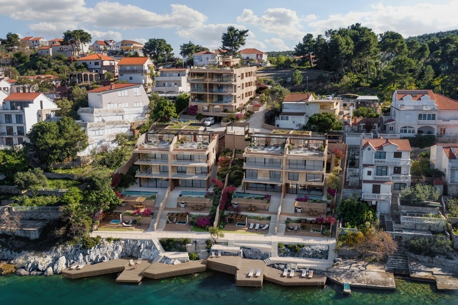 Biens immobiliers directement au bord de la mer en Croatie - A3971 sur Ciovo.