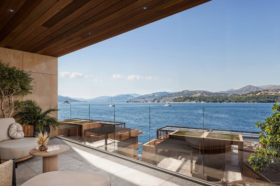 Terrasse avec vue mer dégagée dans un appartement de luxe sur Ciovo