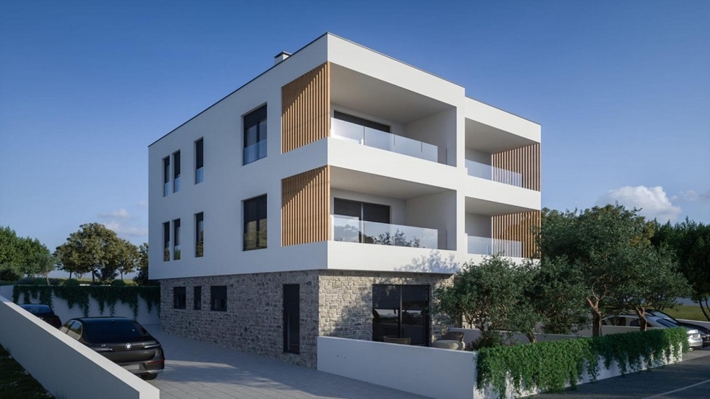 Bien neuf avec logements modernes et places de stationnement