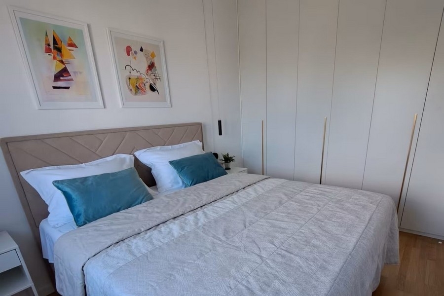Chambre avec placards intégrés