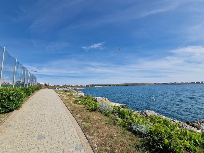 Situation en bord de plage sur l'île de Pag en Croatie
