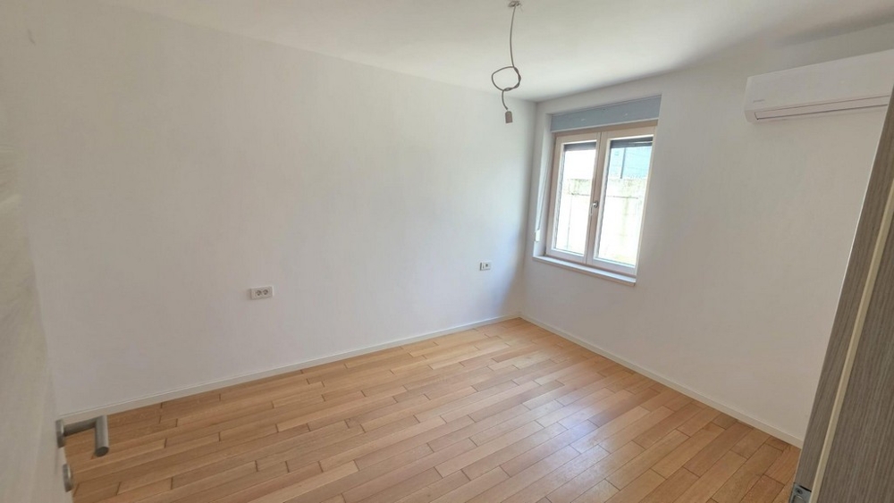 Chambre avec parquet