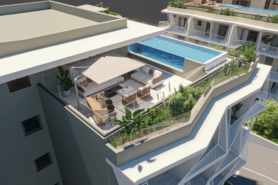 Toit-terrasse moderne avec piscine et vue mer