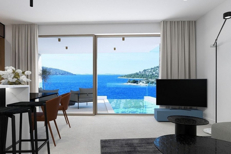 Séjour avec canapé et vue mer