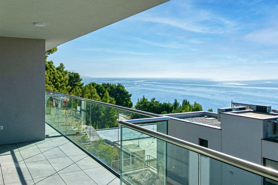 Loggia avec vue panoramique sur la mer à Makarska