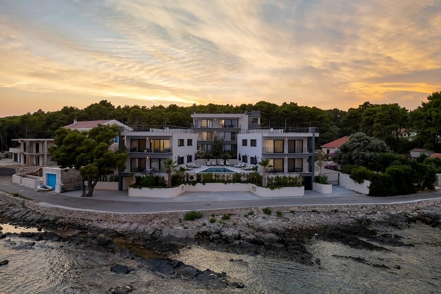 Coucher de soleil sur la mer, île de Hvar