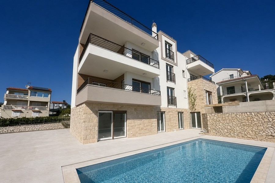 Immeuble d'habitation neuf avec piscine à Rogoznica