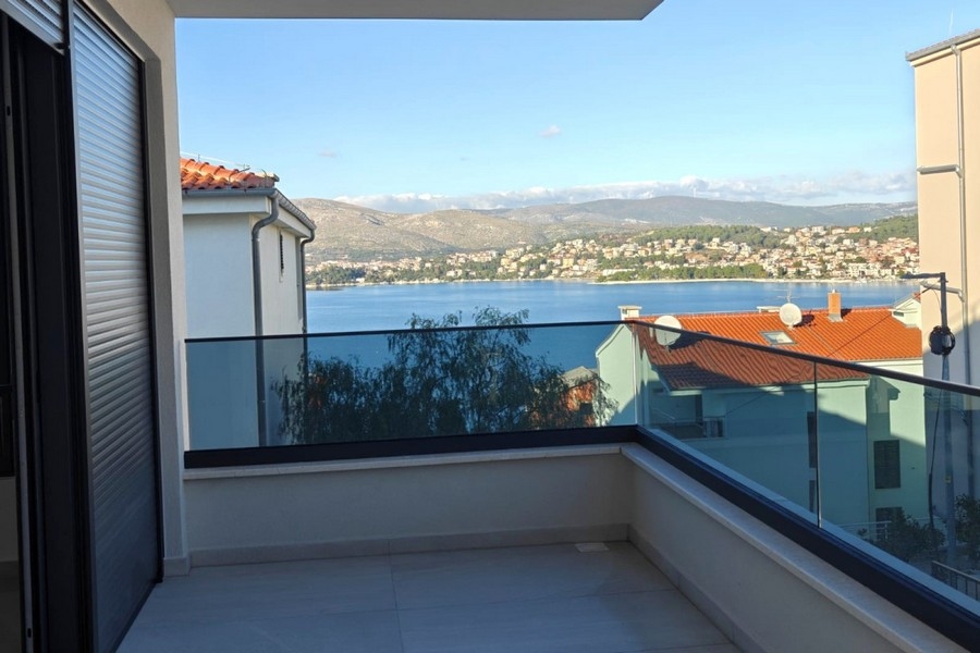 Terrasse avec vue mer sur l'île de Ciovo