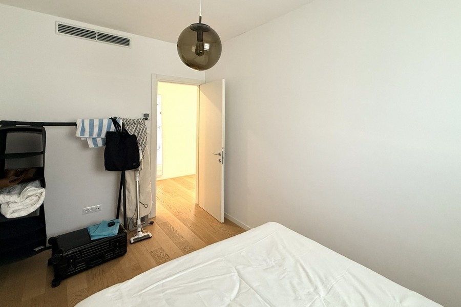 Pièce avec accès au couloir