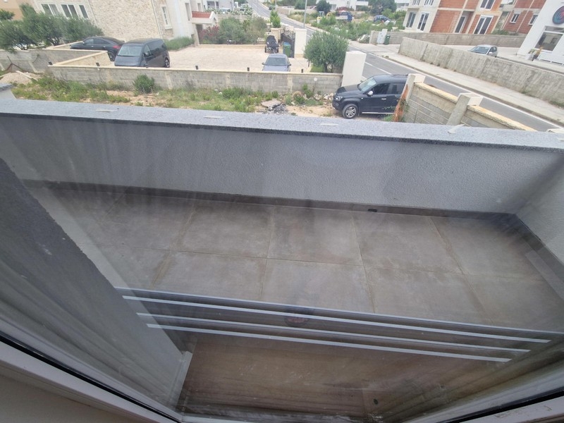 Balcon avec vue sur le voisinage
