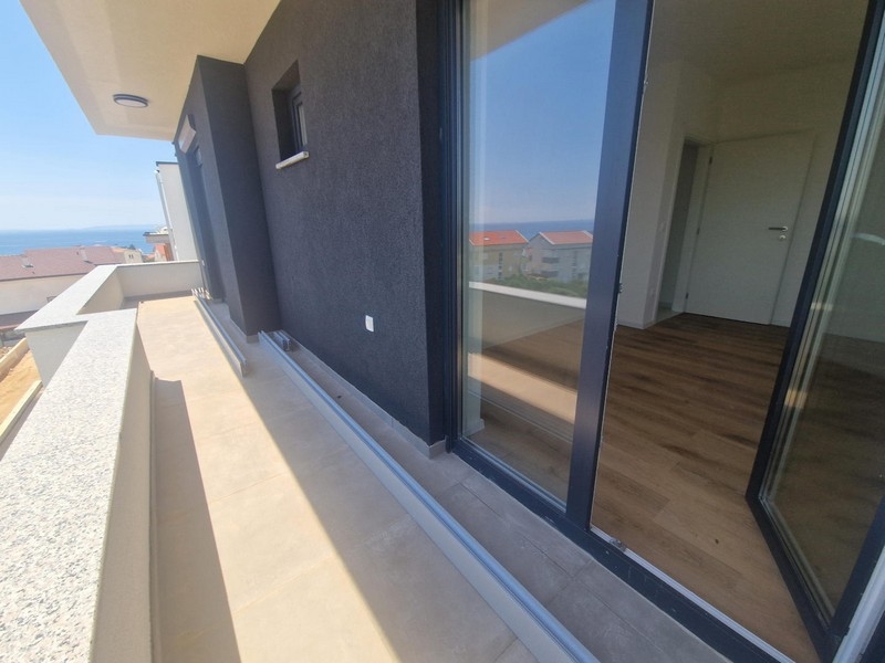 Immeuble neuf moderne à Novalja