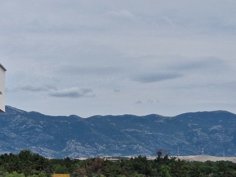 Vue extérieure de l'immeuble neuf en Croatie