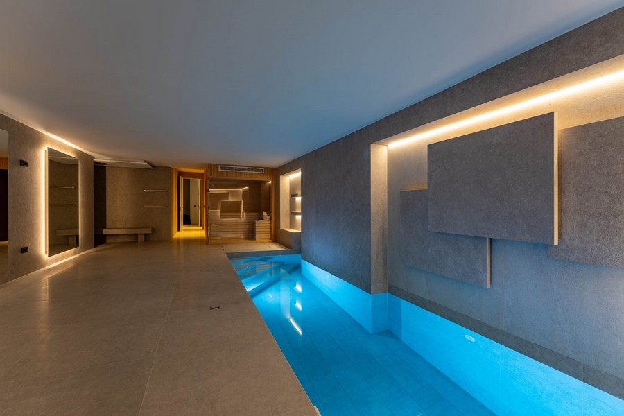 Piscine intérieure au sous-sol du penthouse en Croatie