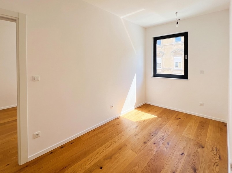Chambre avec parquet à Rijeka