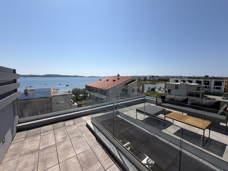 Toit-terrasse avec vue mer