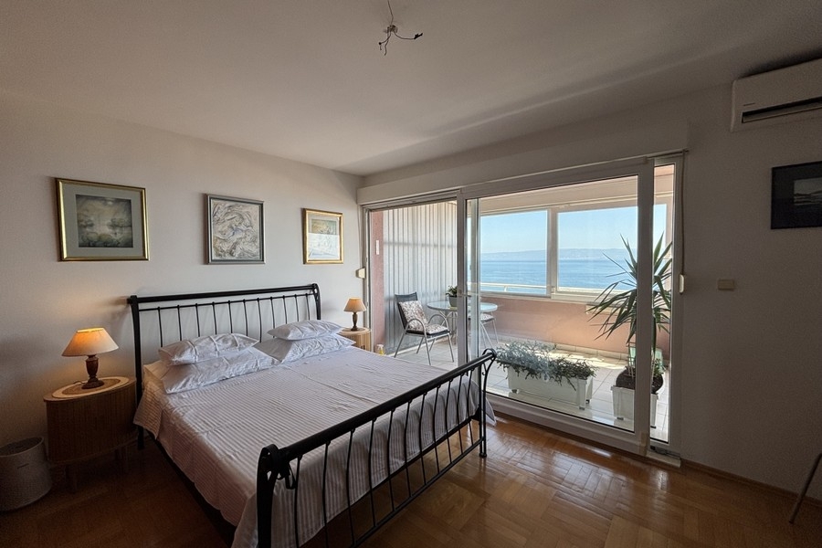 Chambre avec loggia et vue mer