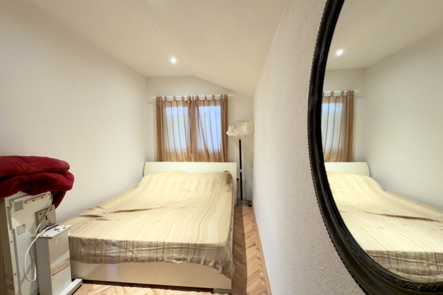 Chambre avec lit double