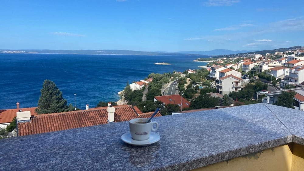 Terrasse avec vue mer sur Novi Vinodolski