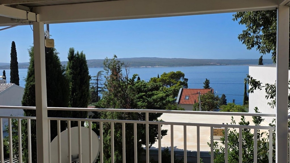 Vue depuis le balcon sur la mer
