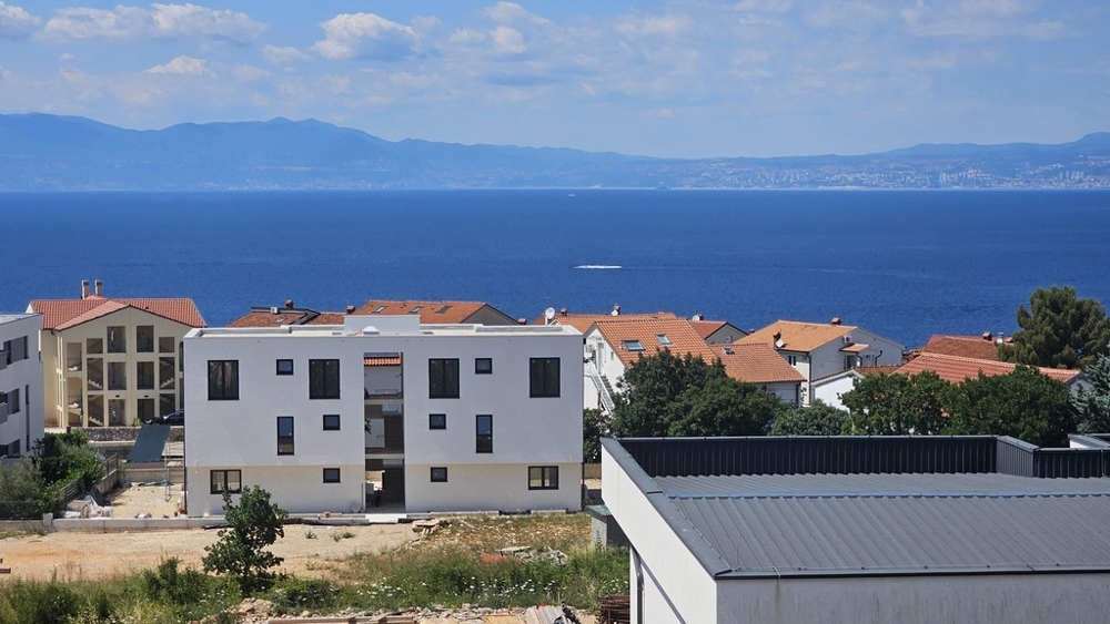 Immeuble à Njivice en Croatie avec vue sur la mer