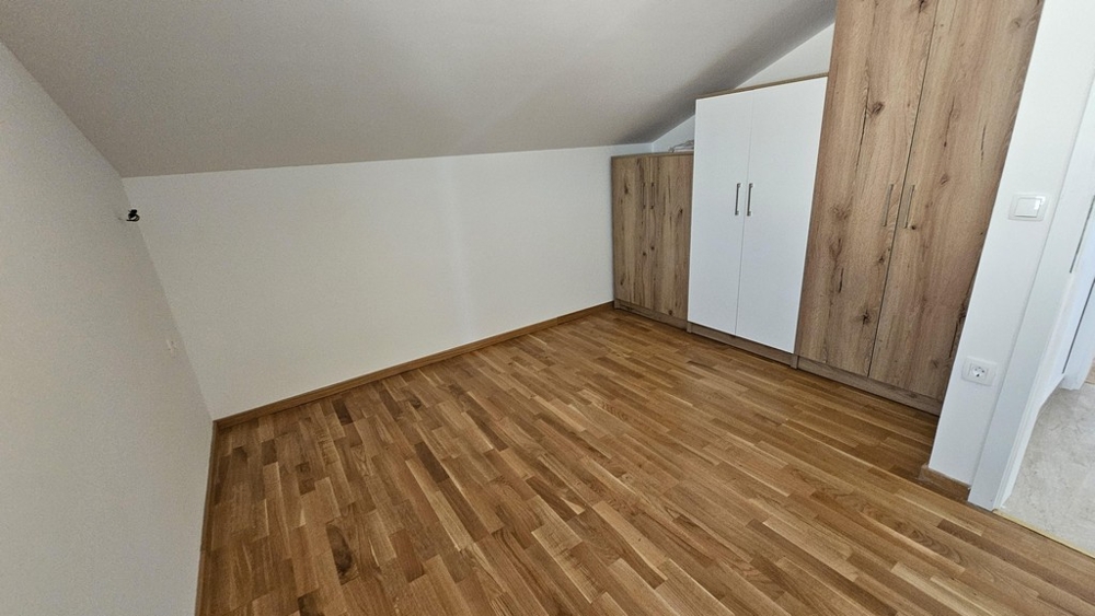 Chambre avec placard intégré
