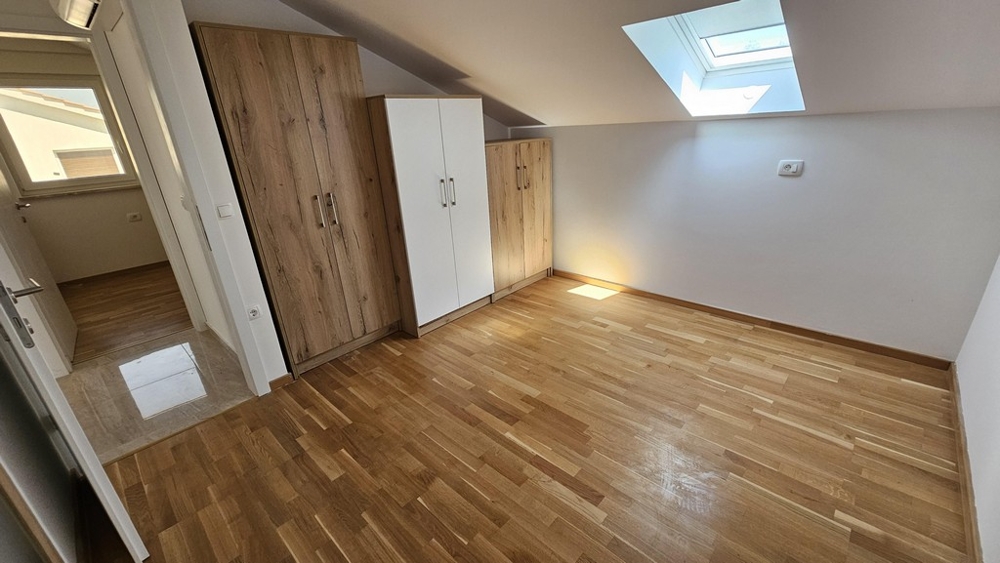 Coin couloir avec placard intégré