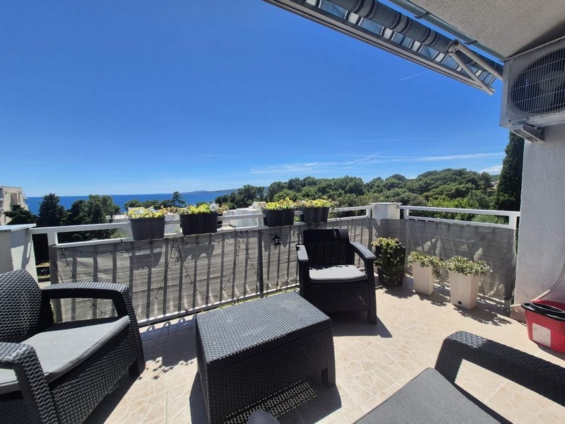 Appartement en duplex avec vue mer à vendre sur Krk - Panorama Scouting.
