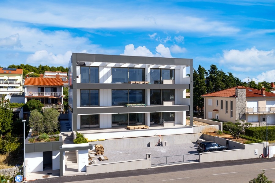 Immeuble neuf avec appartement à Krk