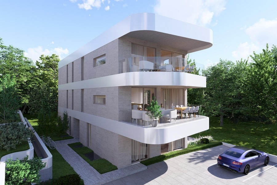 Penthouse à Krk, vue de la construction neuve avec balcons couverts