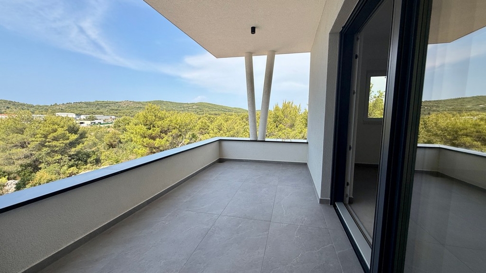 Terrasse couverte au premier étage de l'appartement A4107 à Vodice