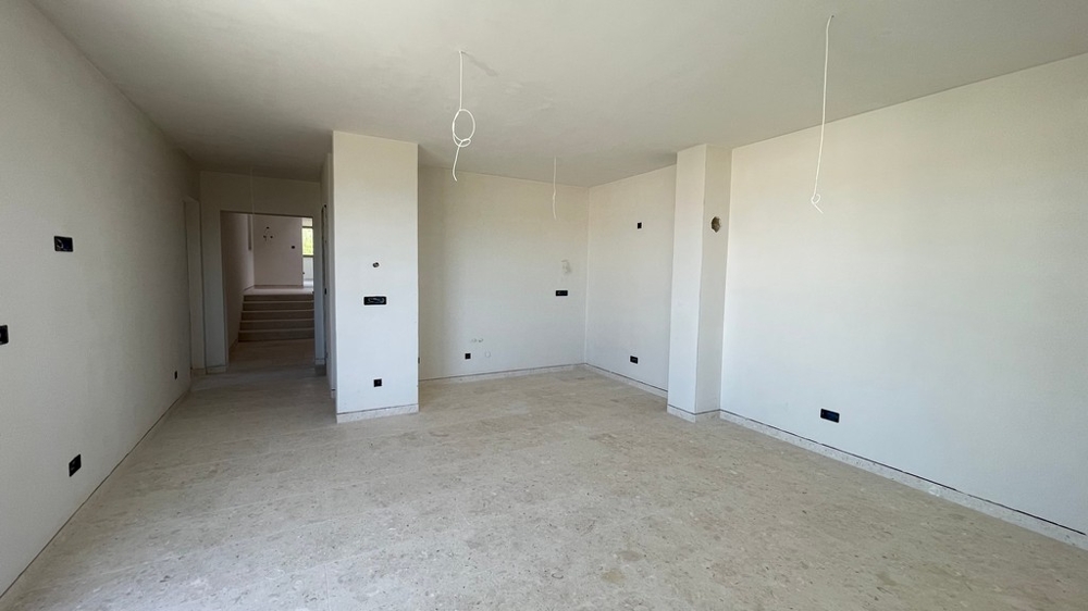 Séjour lumineux avec grandes fenêtres, appartement neuf Tribunj - A4109