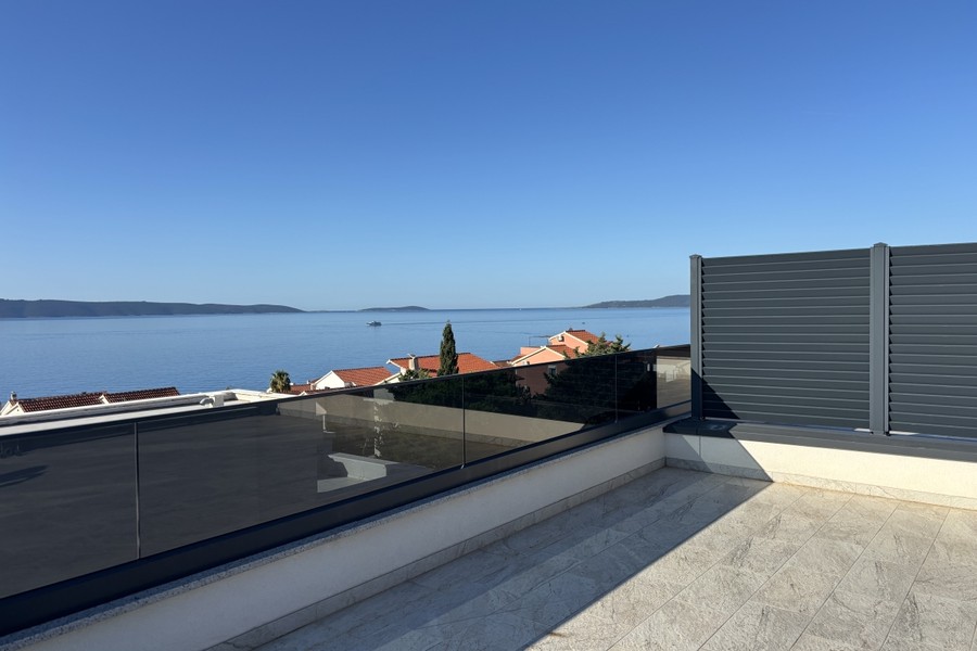 Penthouse à vendre en Croatie - toit-terrasse avec vue mer sur Ciovo