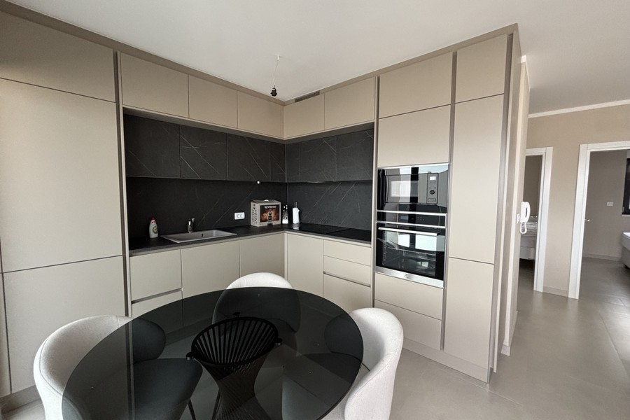 Cuisine avec espace repas dans le penthouse sur Ciovo