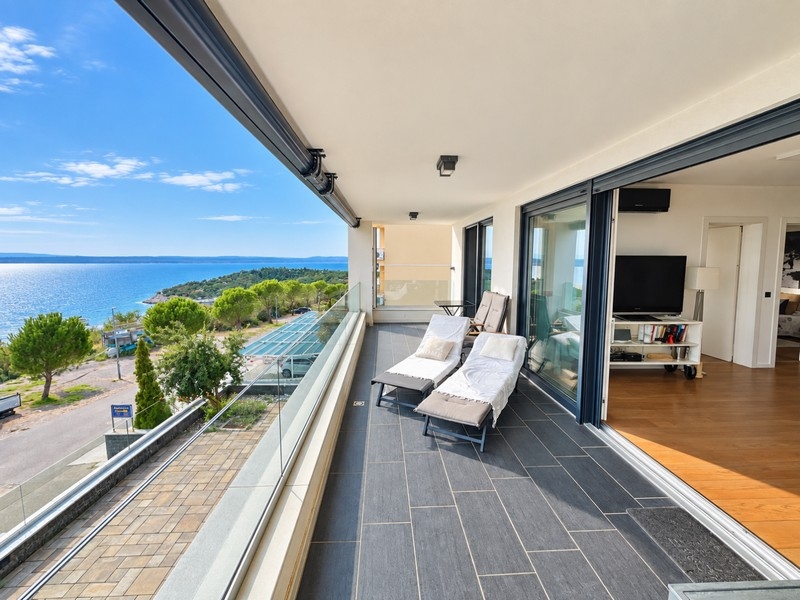Terrasse avec vue sur la baie de Crikvenica