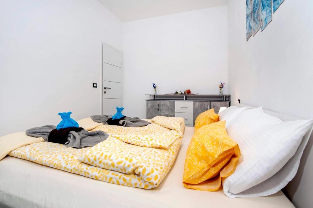Chambre avec lit double