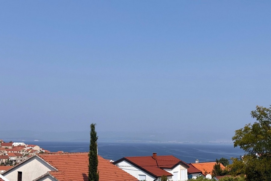 Appartement à vendre en Croatie - appartement avec jardin et vue mer sur l'île de Brac