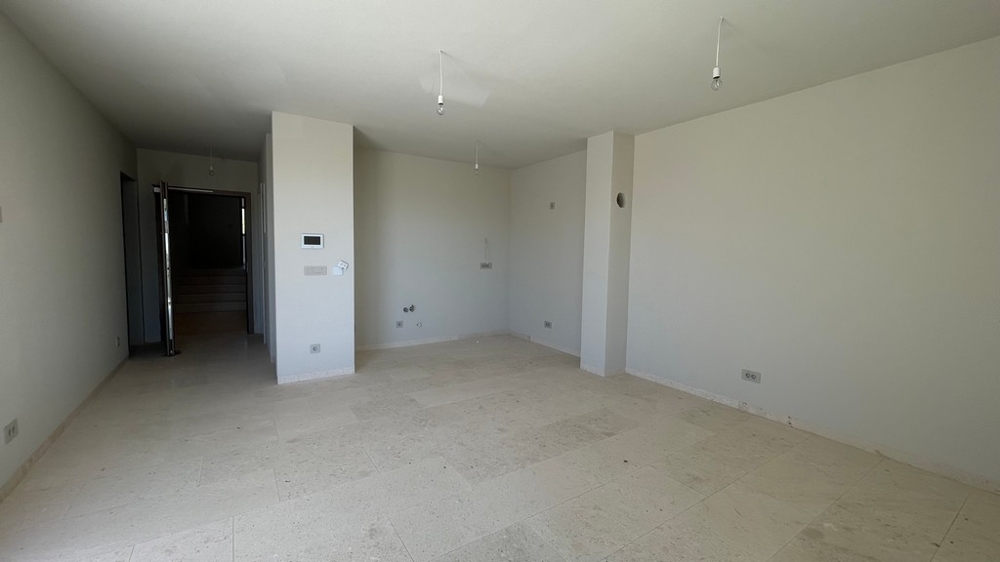 Couloir avec entrée de l'appartement